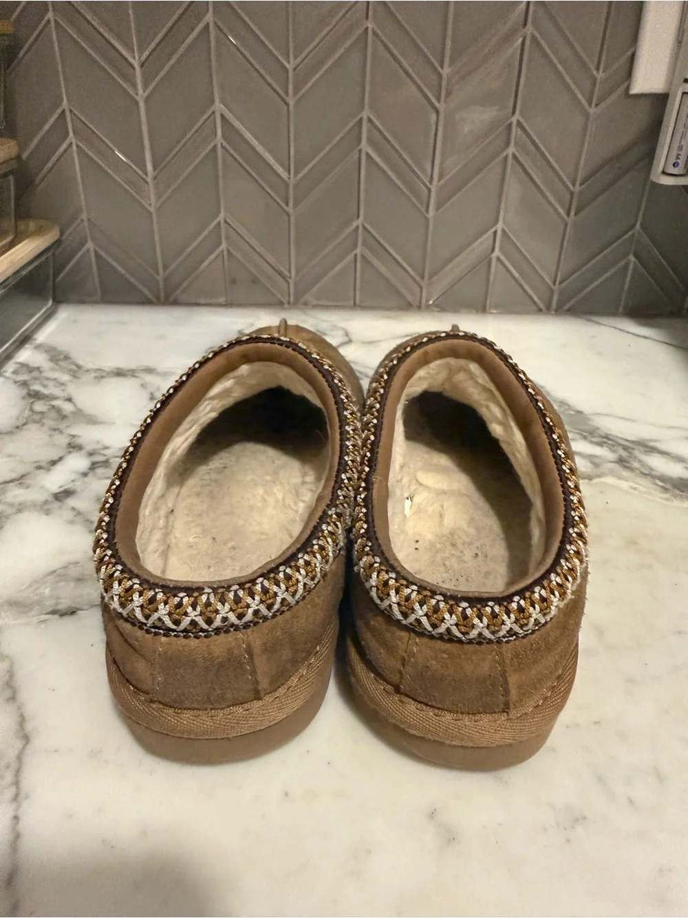 $26‎ ADD ON UGG girls Tasman Slip-on size 2 tasmans Uggs adelisa